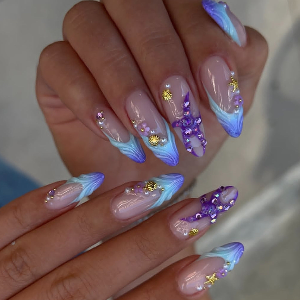 Kunstfingernägel mit Maritimen Motiven und Glitzerakzenten Brehn