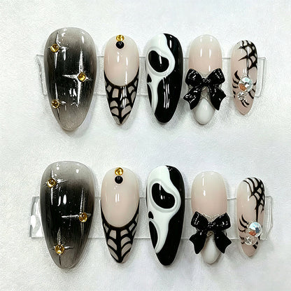 Kunstnägel im Halloween-Stil Brehn