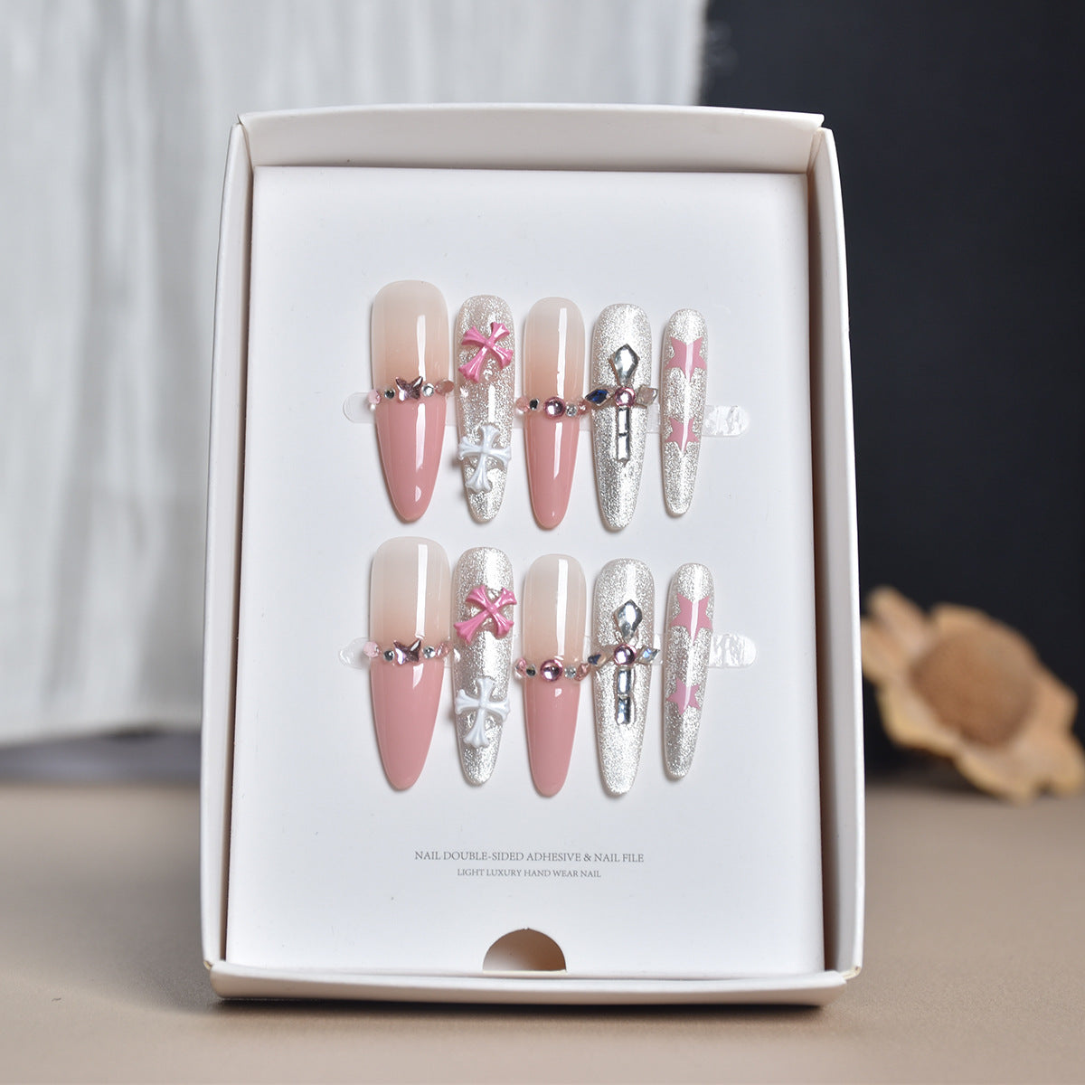 Luxus Themed Press-On Nageldesigns Brehn