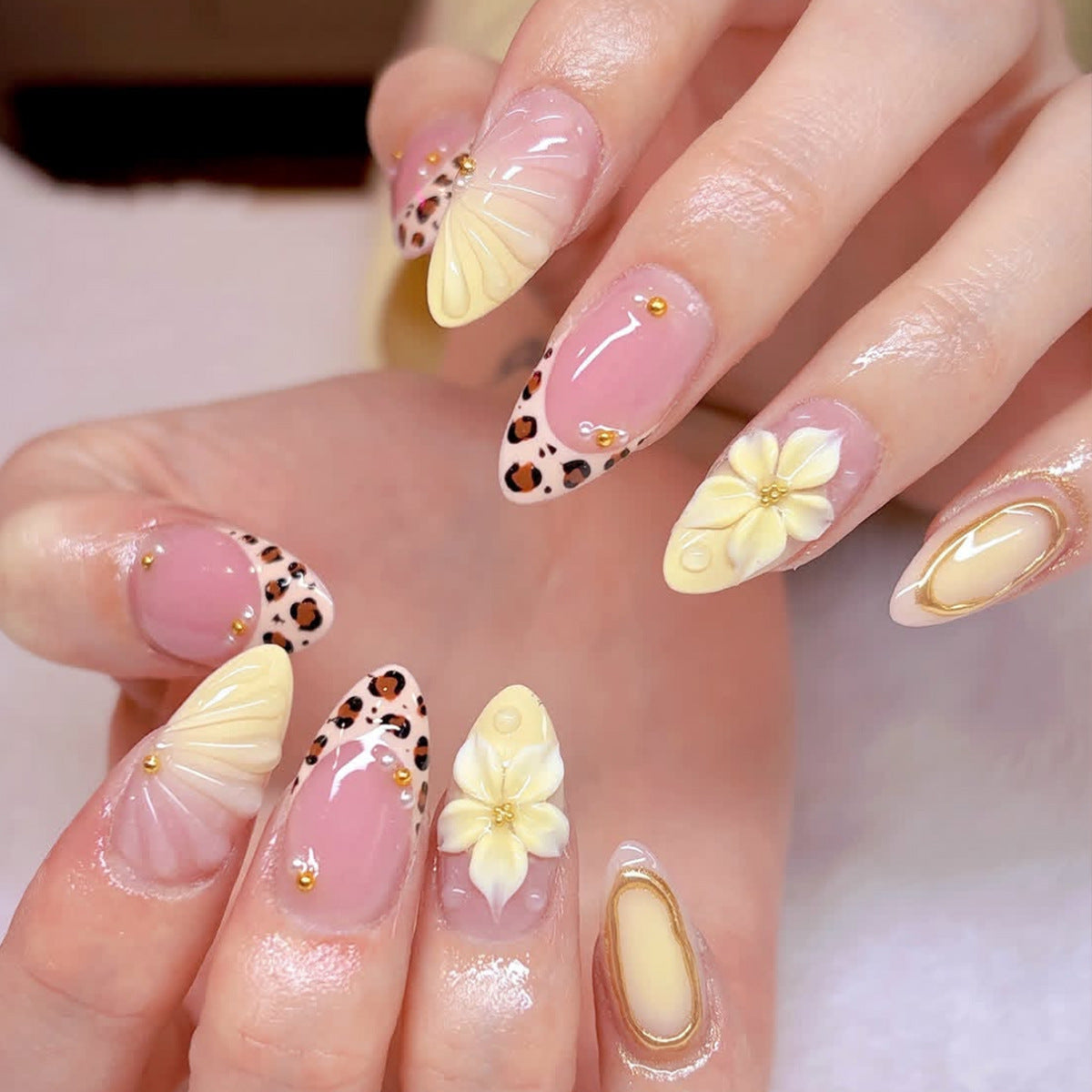 Dekorative 3D Blumen Nagelkunst Extensions Brehn