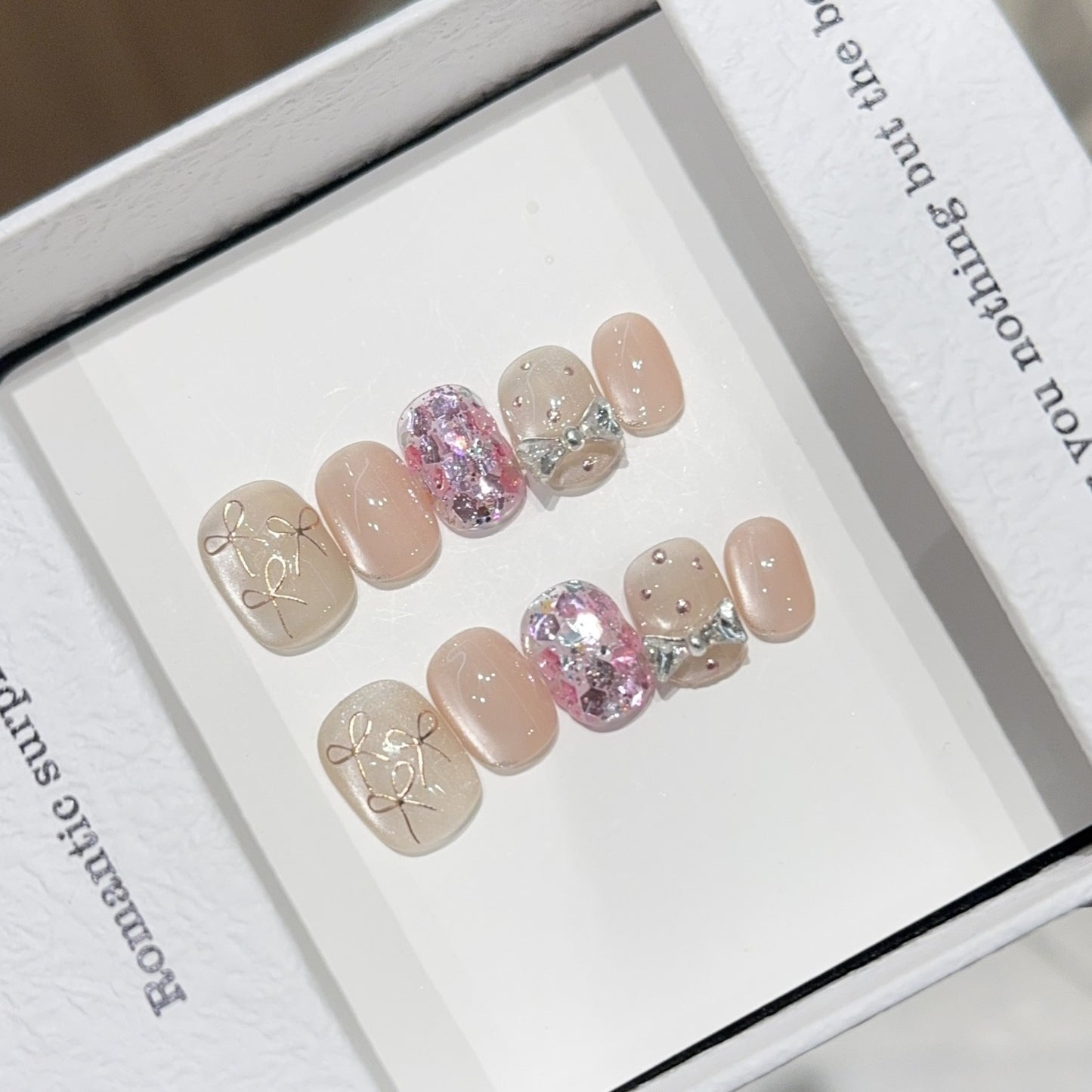 Kunstnägel mit Romantischen Schleifen-Design Brehn