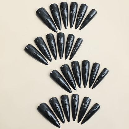 Kunstnagelset mit elegantem spitzen Design Brehn
