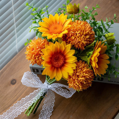 Dekorative Sonnenblumenstraußarrangement