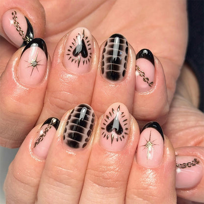 Dekorativer Press-On Nagelset mit künstlerischen Herz- und Stern Designs Brehn