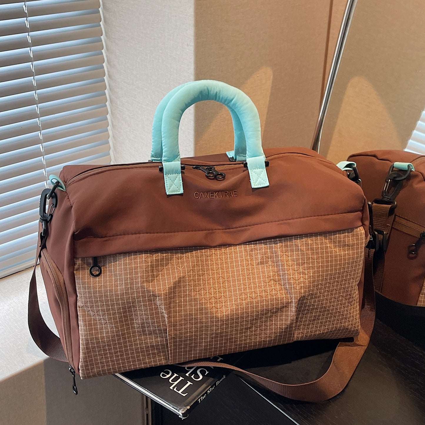 Sportliche Reisetasche Mit Mehreren Fächern Brehn