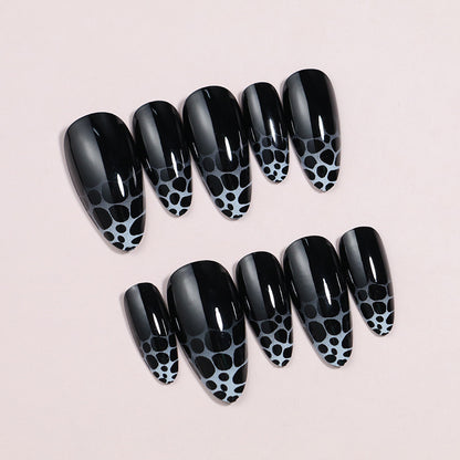 Künstlerisches Press-On-Nagel-Set mit geometrischem Design Brehn