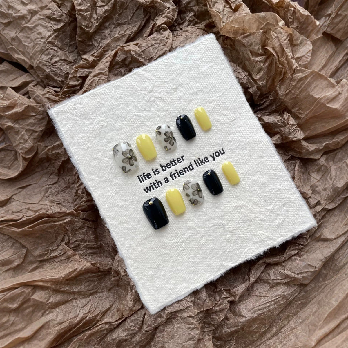 Künstlerisches Floral-Akzent Press-On Nagelset