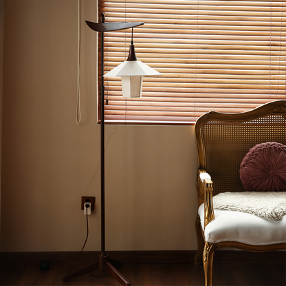 Vintage-inspirierte Stehlampe