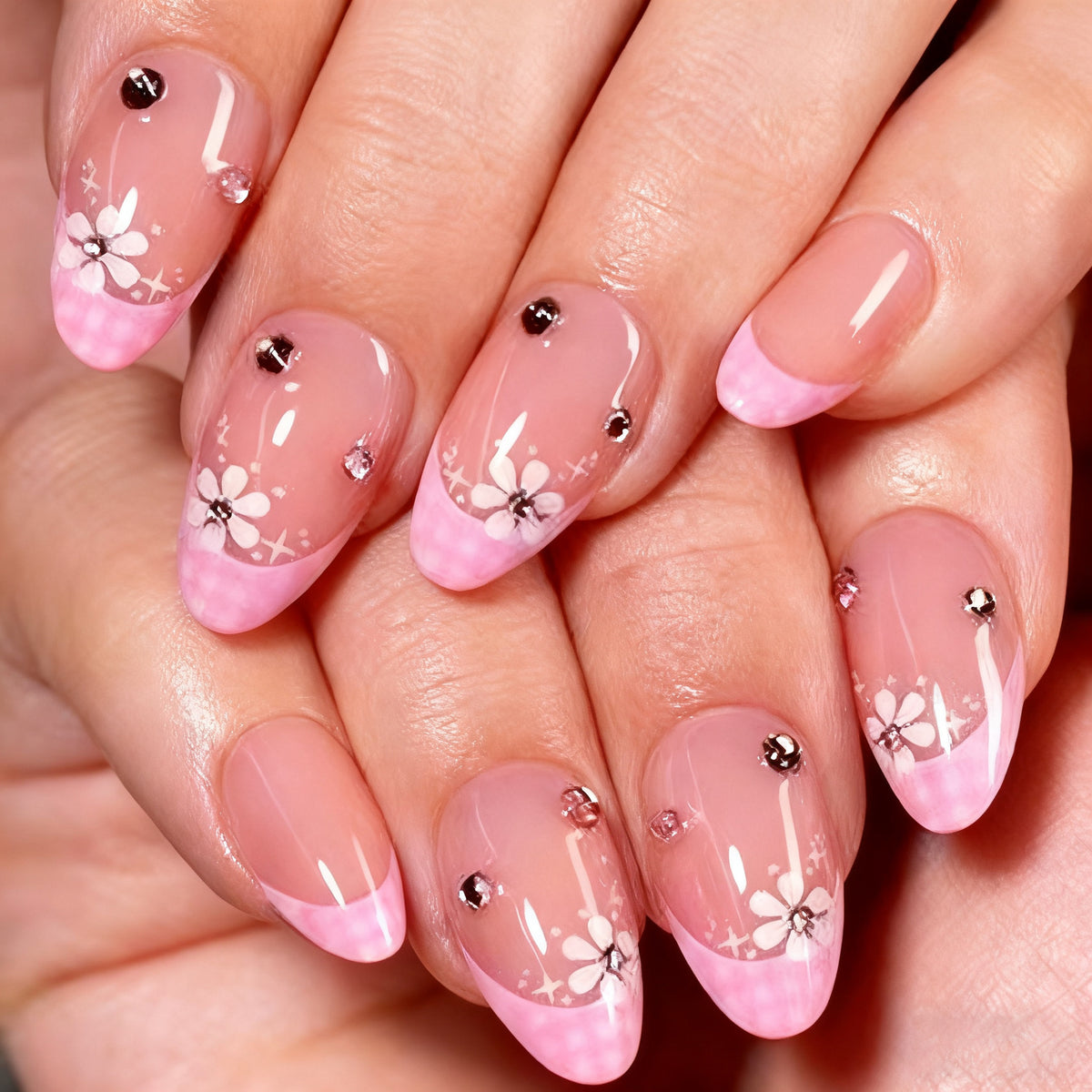 Künstlerisches, mit Blumen verziertes Press-On Nagelset Brehn