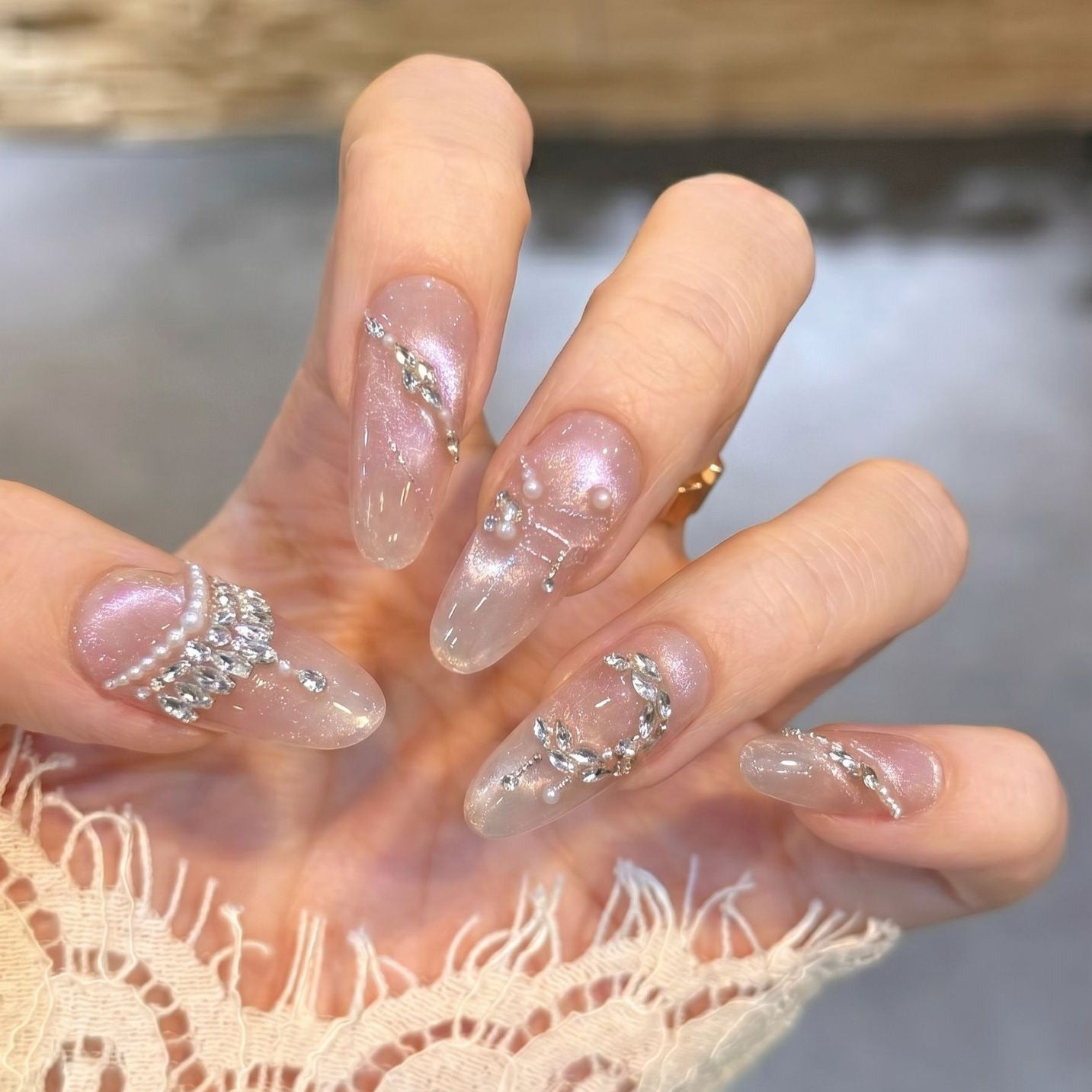 Künstlerisches Stiletto-Nagelkunst-Design Brehn