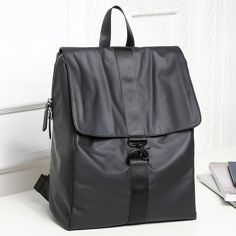 Urbaner Rucksack Mit Wasserabweisendem Material Und Praktischen Fächern Brehn