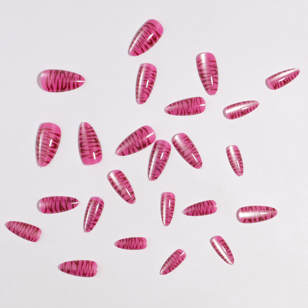 Künstlerische Stiletto-Nagelkunst-Tipps Brehn