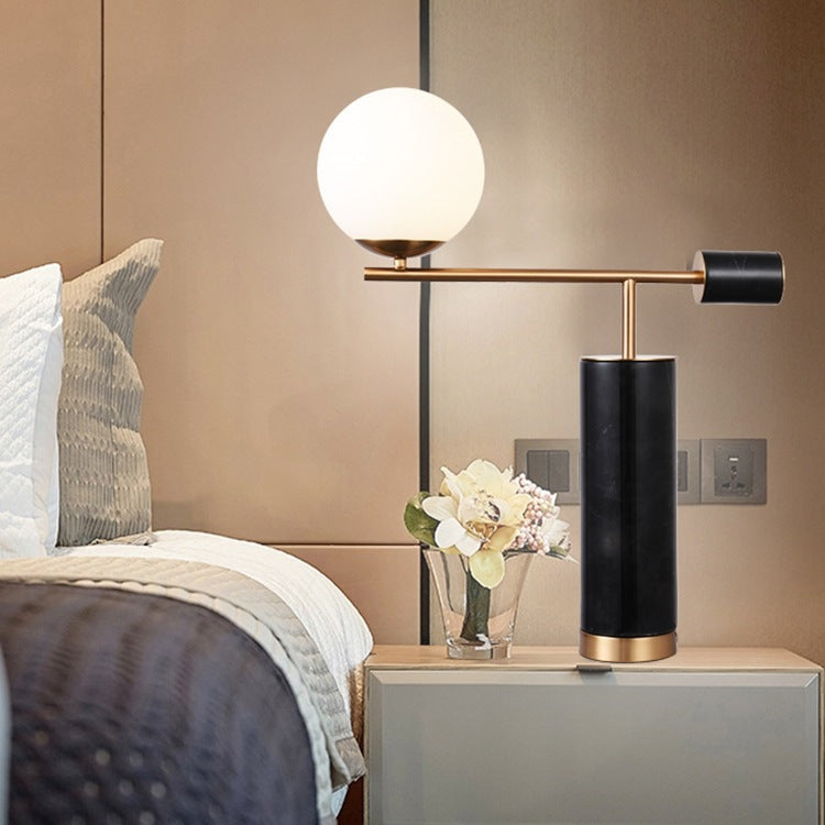 Elegante Minimalistische Tischlampe