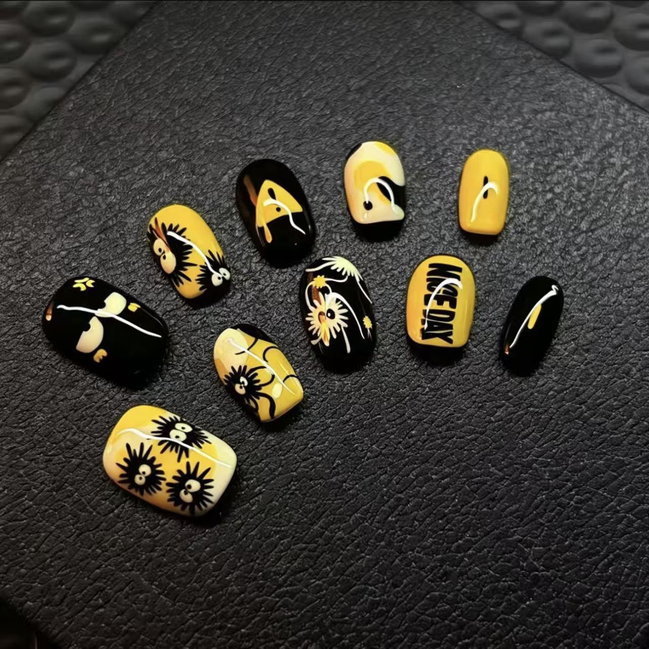 Künstlerisches Kaffee-inspiriertes Press-On Nagelkunst Set Brehn