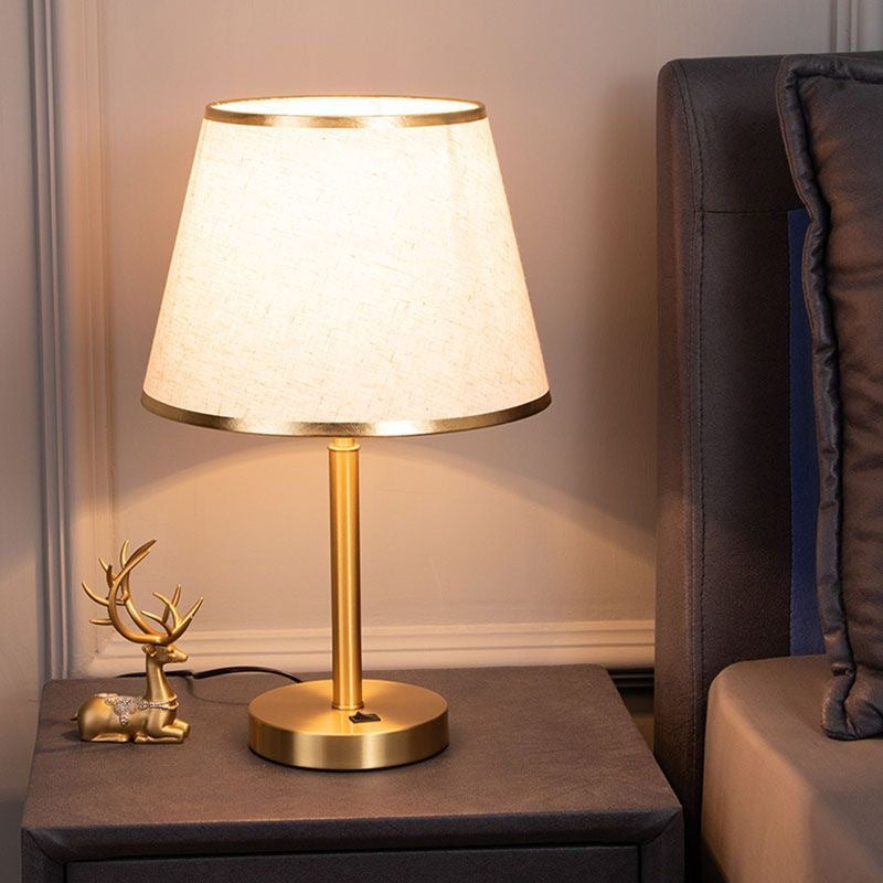 Elegante moderne dekorative Tischlampe