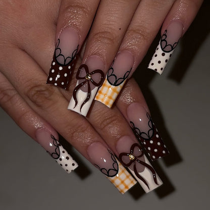 Elegantes dekoratives Nagelkunst-Set