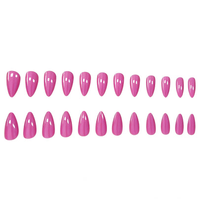 Glänzende Stiletto-Nagelverzierungen Brehn