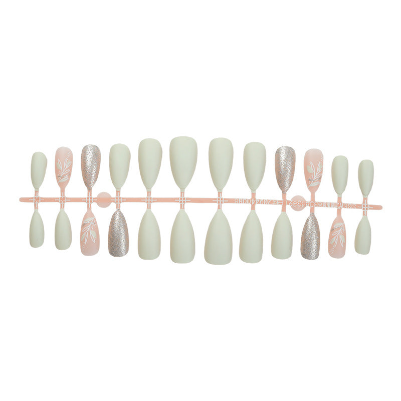 Elegantes Press-On Nagelkunst-Set mit floralem Akzent Brehn