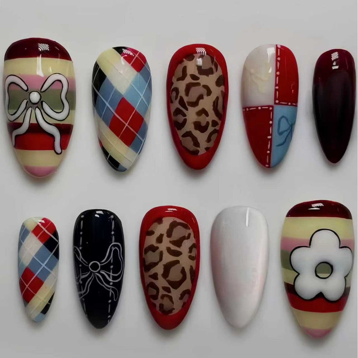 Künstlerische Nagelkunst Brehn