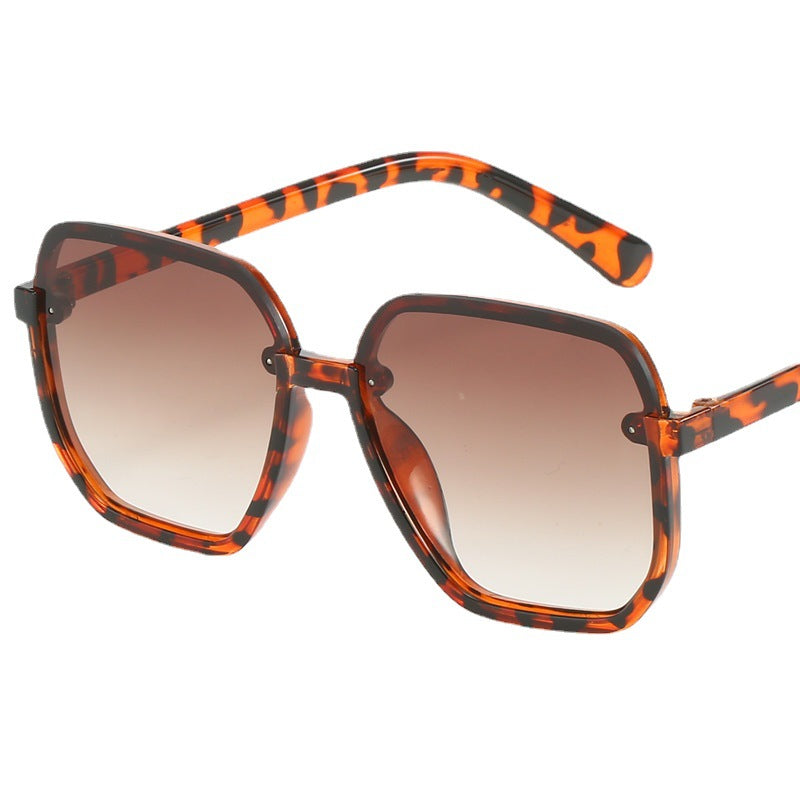 Damen geometrische Sonnenbrille im modernen Design Brehn