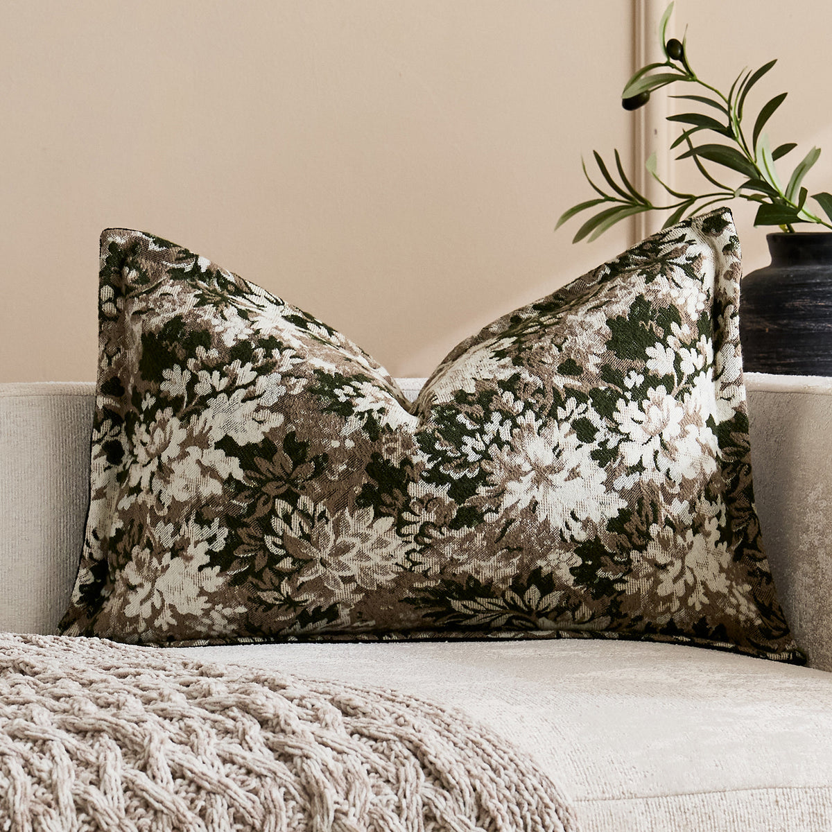 Übergroßes Jacquard Blumen Velours Kissenbezug mit verdecktem Reißverschluss