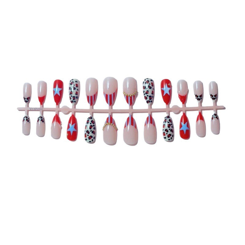 Kunstvolle Nagelspitzen im Retro-Stil Brehn