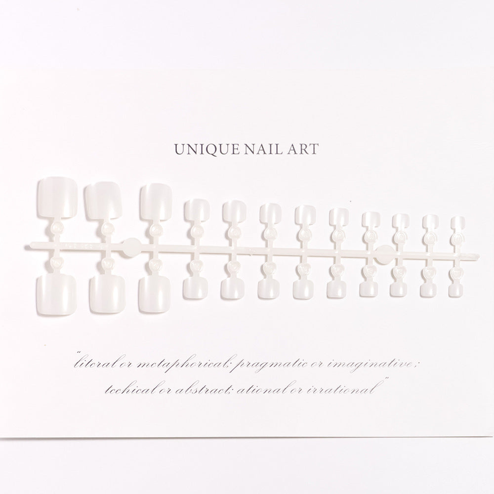 Einzigartige Press-On Nagelkunst Brehn