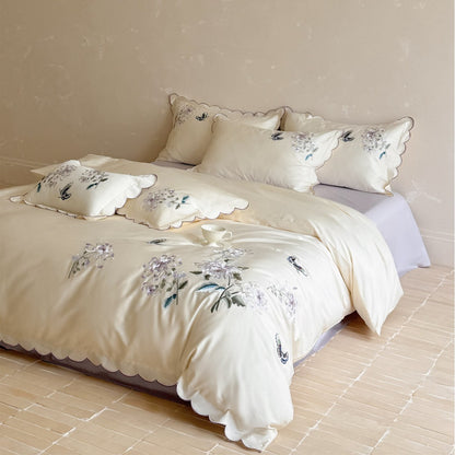 Bestickte florale Duvet-Bezug mit gewelltem Rand aus Baumwollsatin-Ensemble mit passenden Kissenbezügen