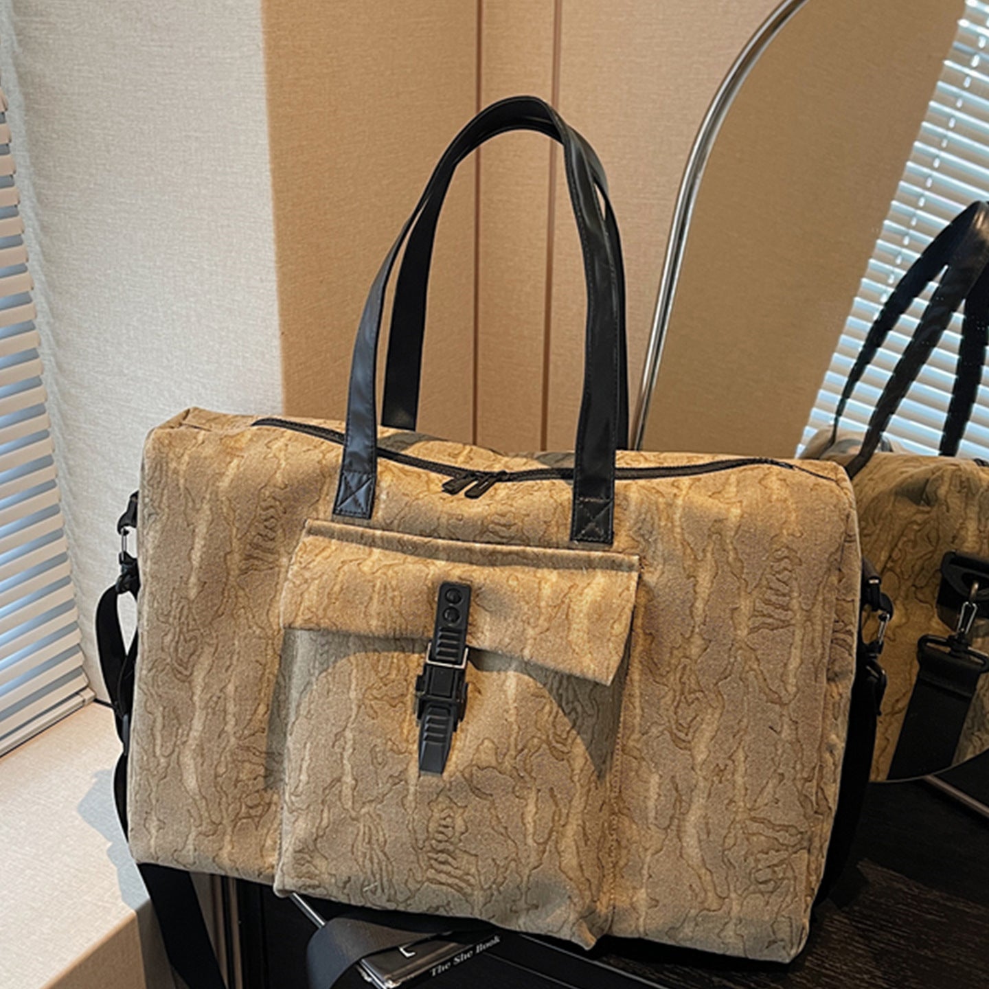 Board- und Reisetasche mit Verstellbarem Schultergurt Brehn