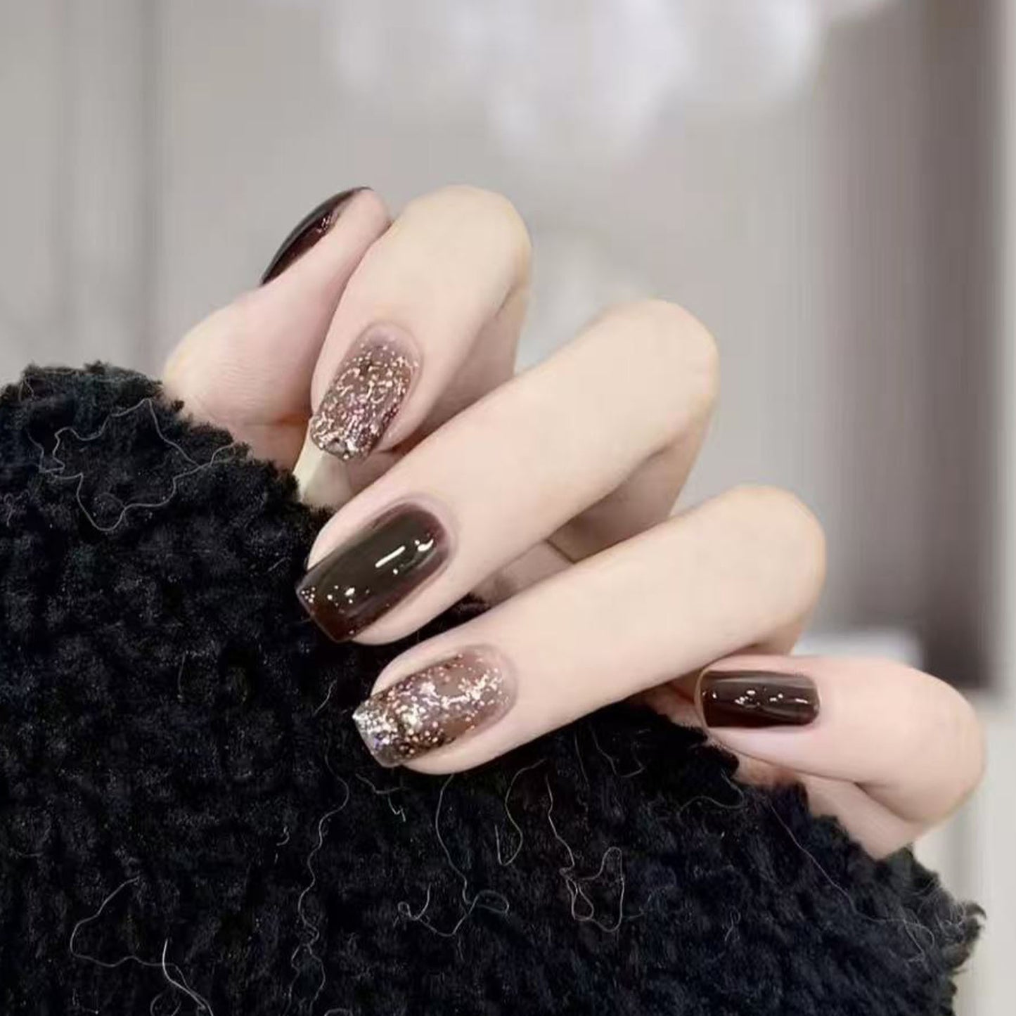 Kunstnägel mit Glitzer-Design Brehn