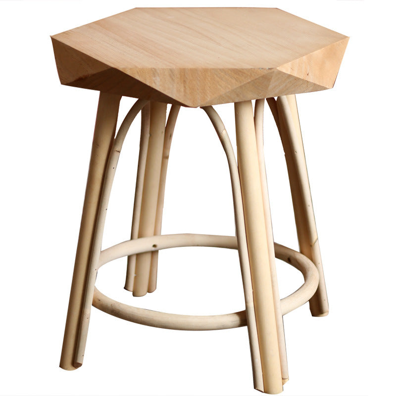 Moderner Hocker aus hochwertigem Holz Brehn