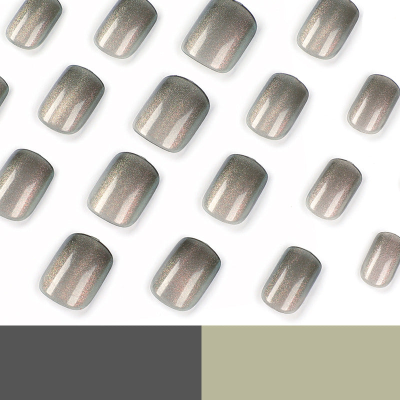 Kunstvolle Gel-Nägel mit Glitzer-Gradienten Brehn
