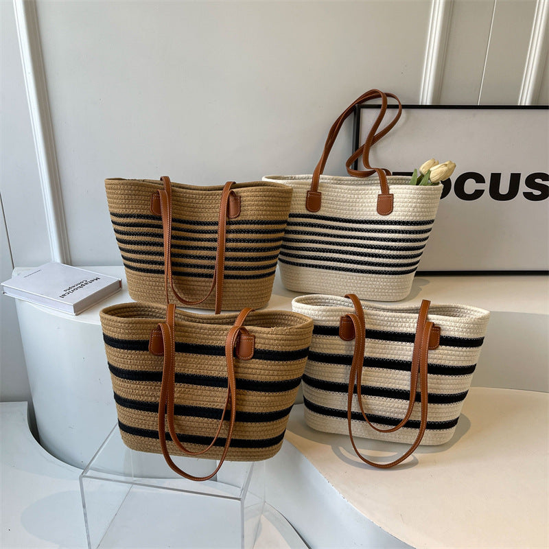 Stylische gestreifte Strandtasche Brehn
