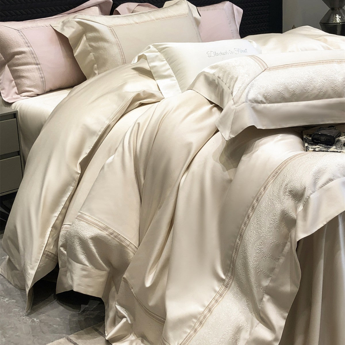 Seidene Mikrosatin-Jacquard Bettbezug-Set mit Hemstitched Rand und Eckenbändern