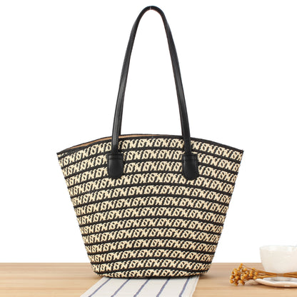 Designer-Strohtasche mit Kontrastierendem Muster und Eleganten Ledergriffen Brehn