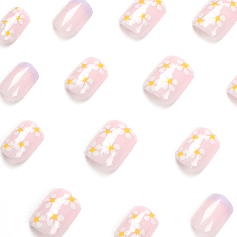 Kunstvolle Nagelkunst mit Blumen-Design und Farbverlauf Brehn