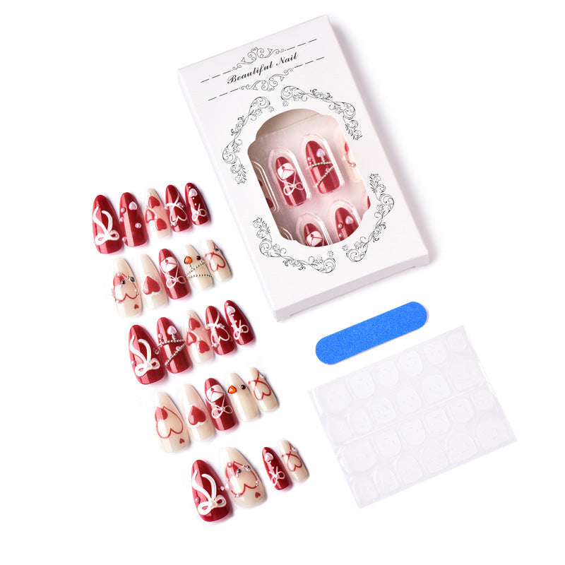 Nageldesign Set mit romantischen Herzmotiven Brehn