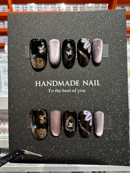 Künstlerisches handgemachtes Press-On-Nageldesign-Set