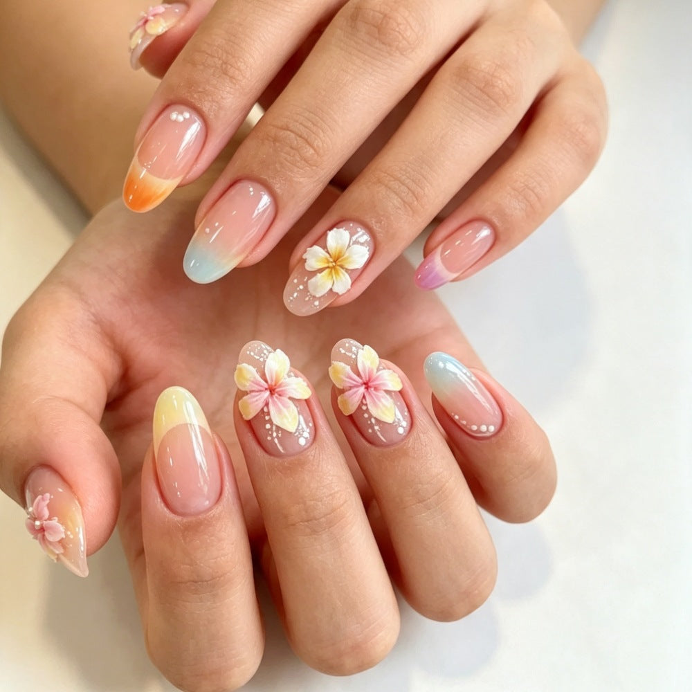 Kunstnägel mit Farbakzenten und Floralem Design Brehn