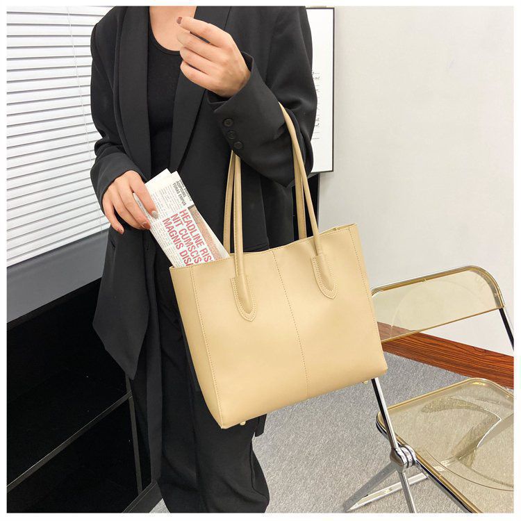 Minimalist Strukturierte Schultertasche