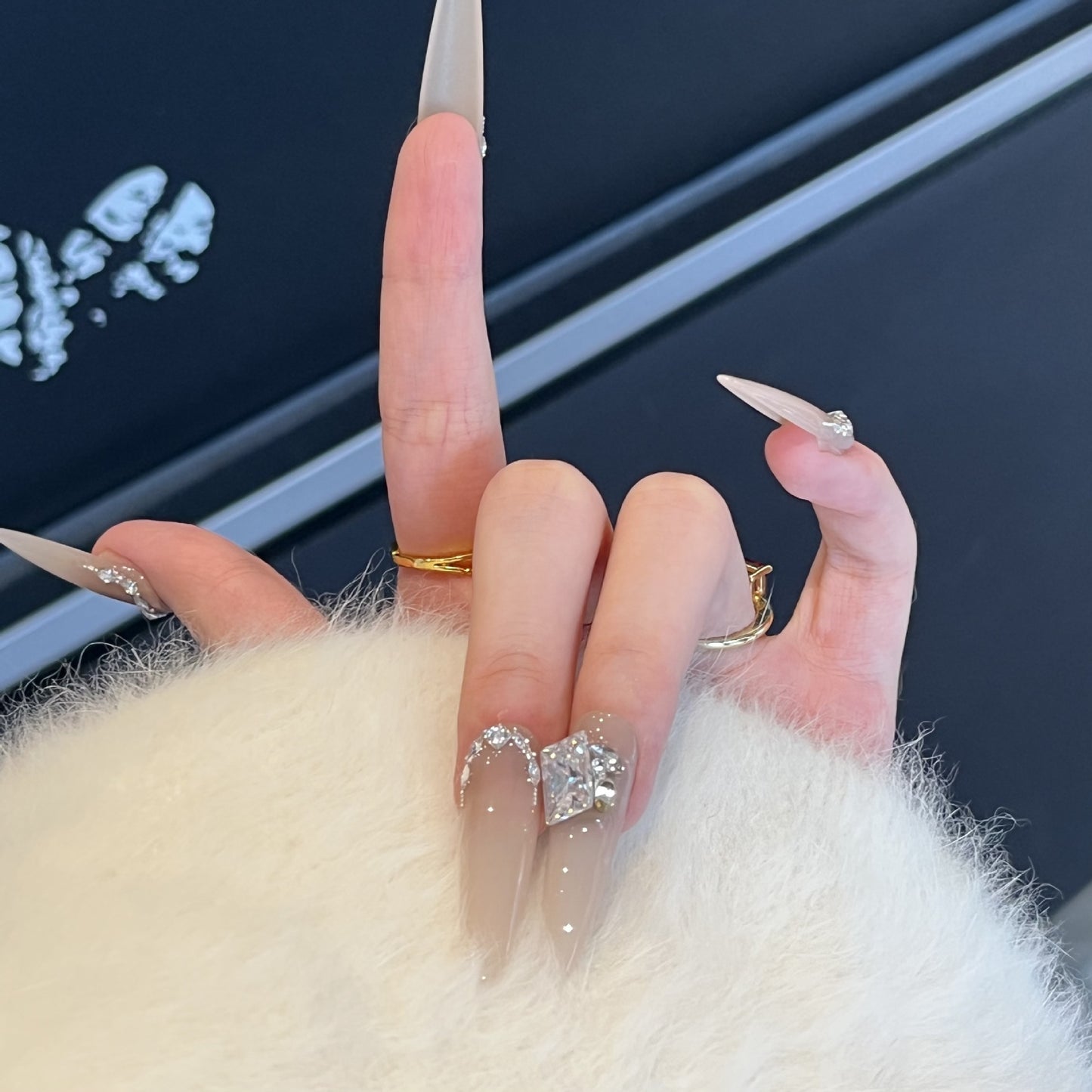 Rhinestone-verzierte Stiletto Press-On Nägel Brehn
