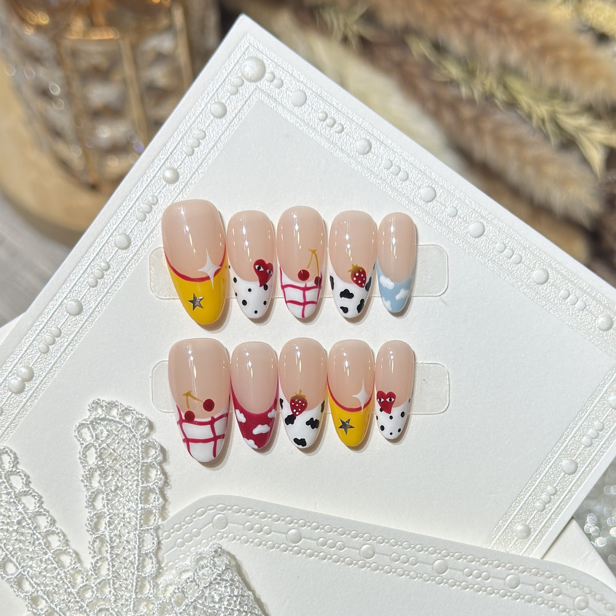 Kreatives fruchtfarbenes Press-On-Nagelset Brehn