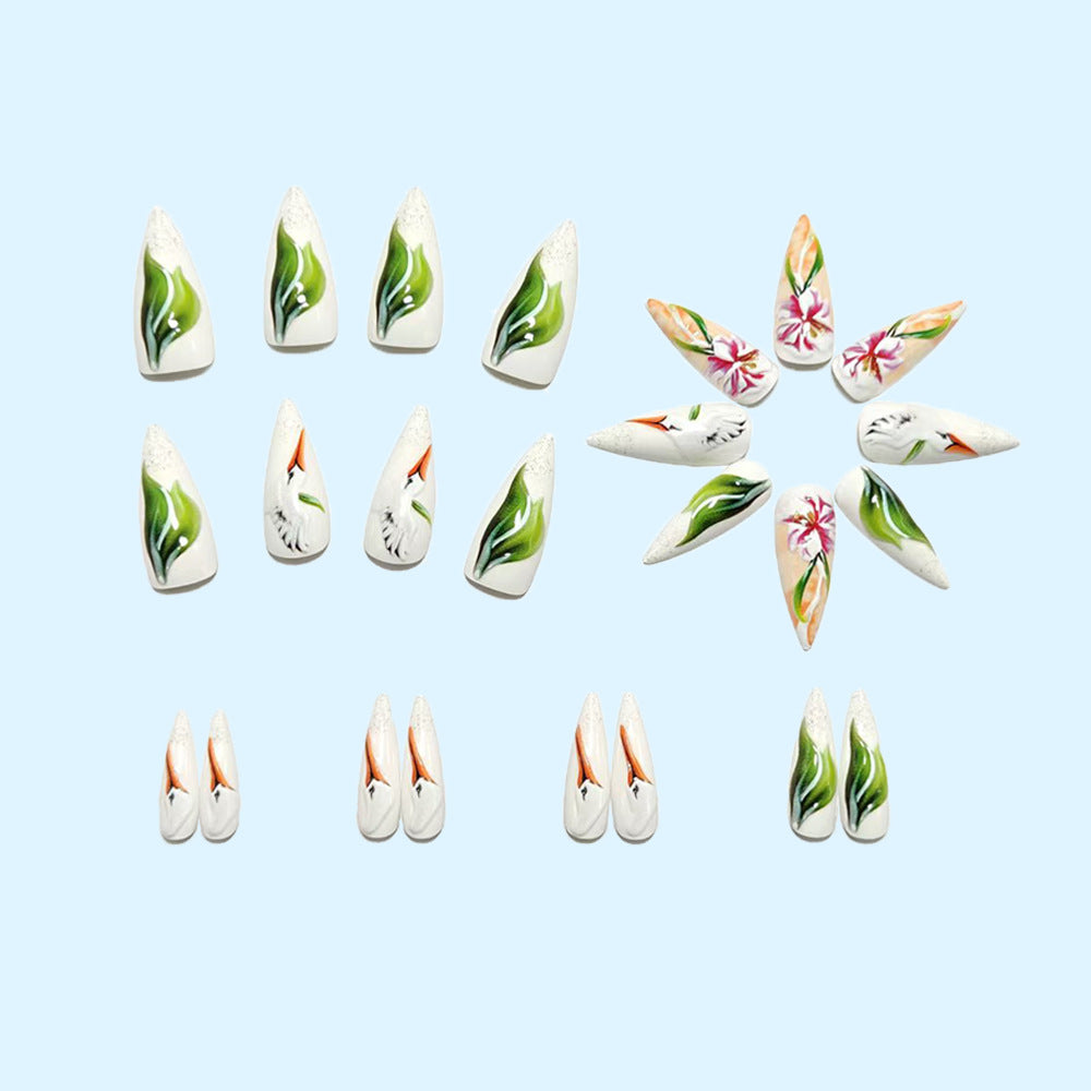 Kunstvolle 3D Nagelspitzen mit Blumenmuster Brehn