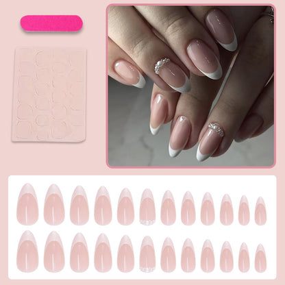 Elegante Kunstnägel mit Glitzerakzenten Brehn