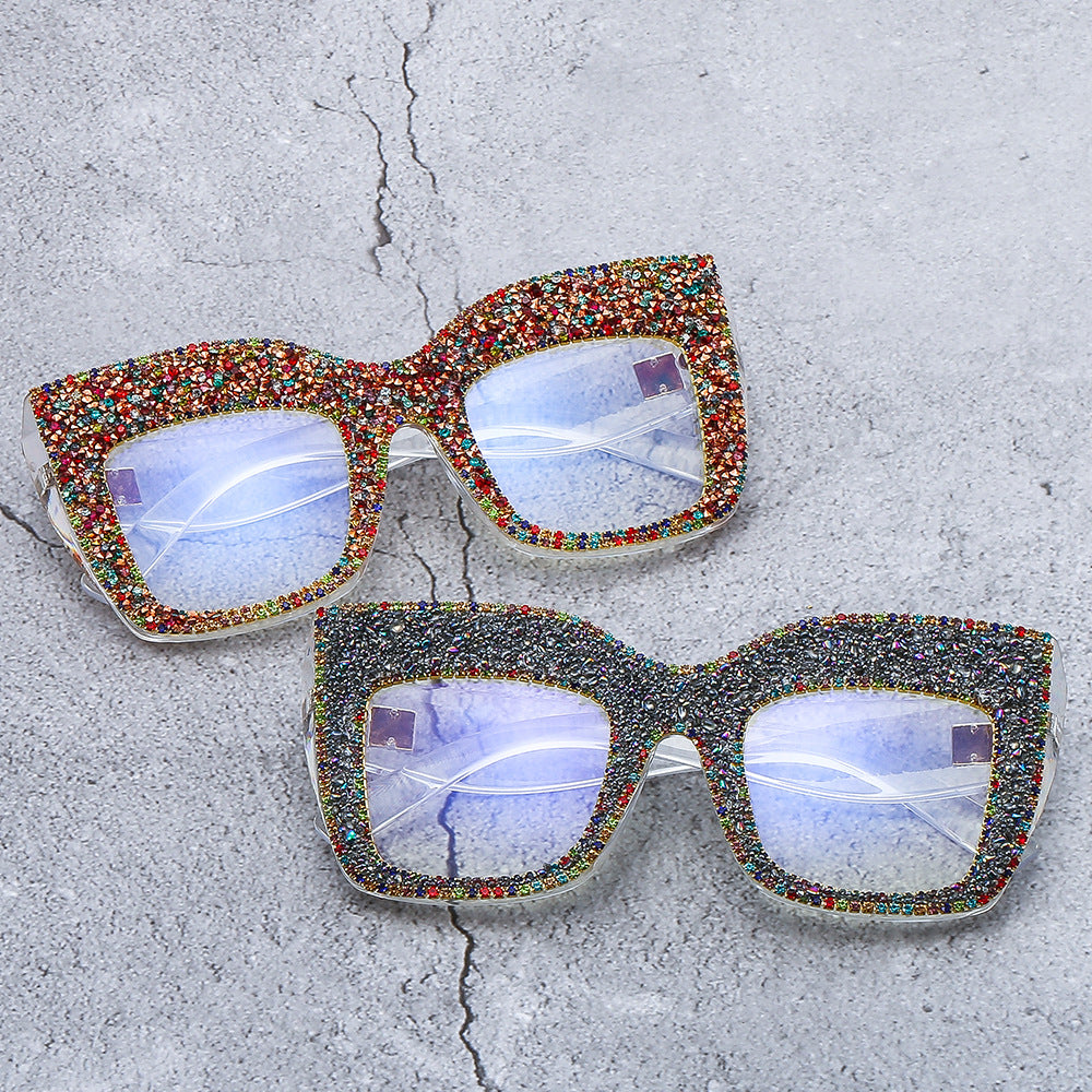 Damen auffällige Statement-Sonnenbrille mit glamourösem Rahmen Brehn