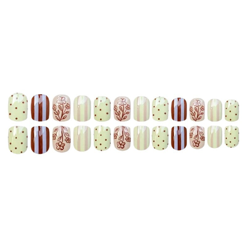Kreative Nagelkunst Brehn