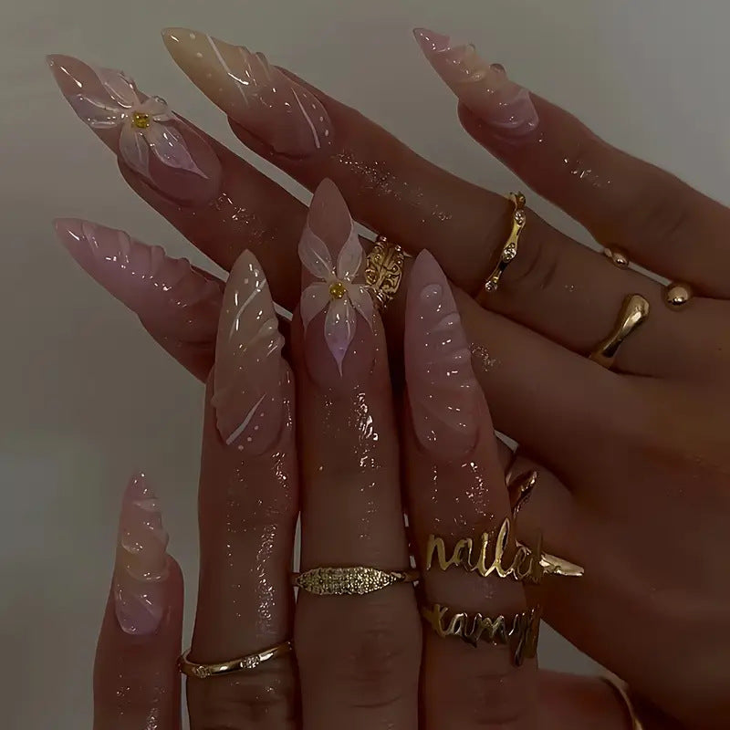 Künstlerische Press-On Nagelset mit Blumenmuster Brehn