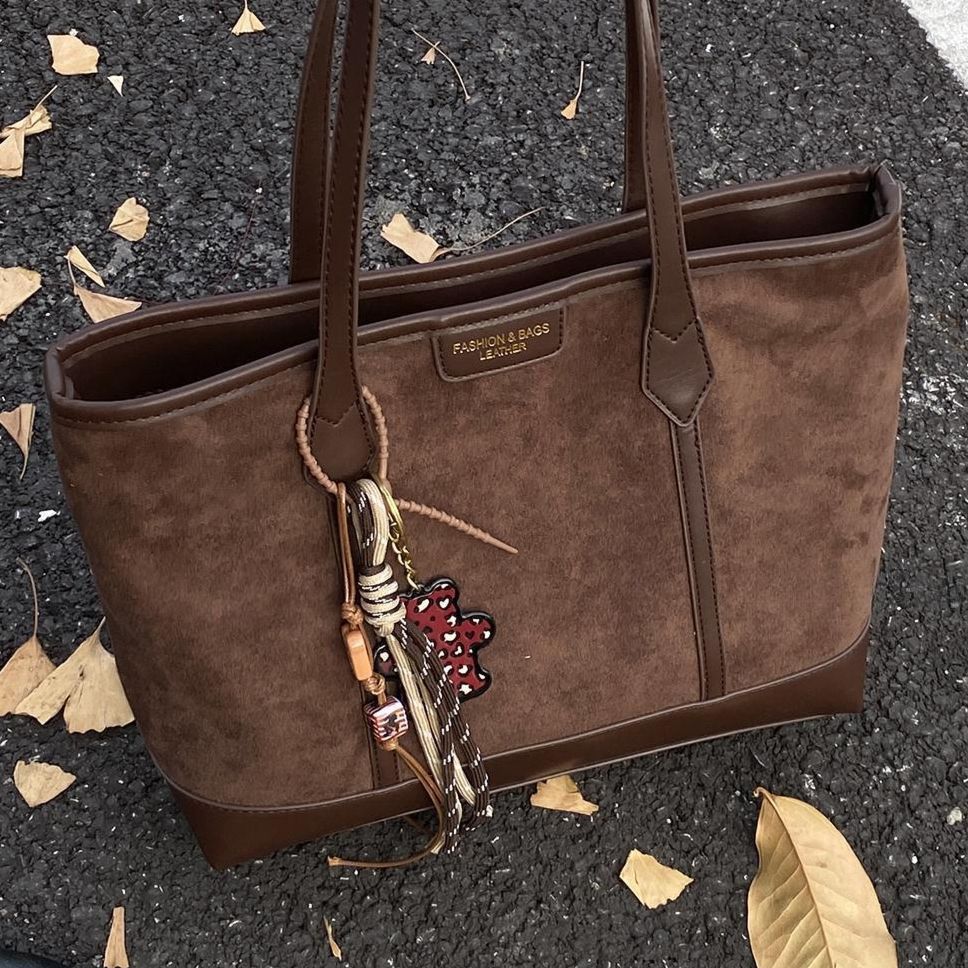 Geräumige Wildleder-Tote-Tasche Brehn