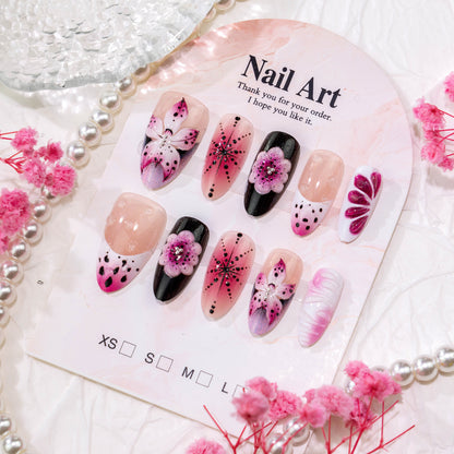 Dekoratives Florales und Künstlerisches Press-On Nagelset