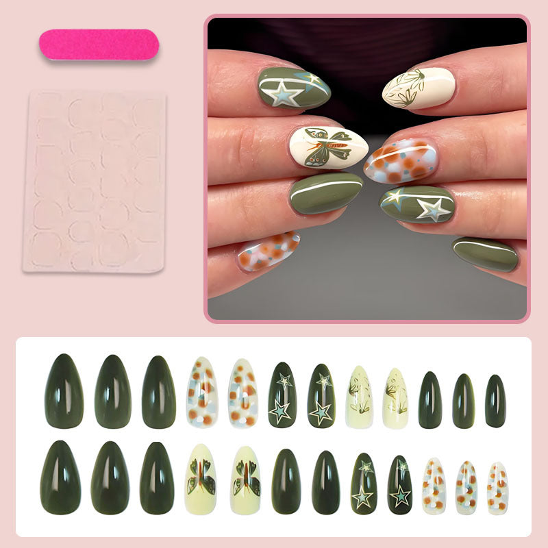 Kunstnagelset mit kreativen Motiven und filigranen Details Brehn